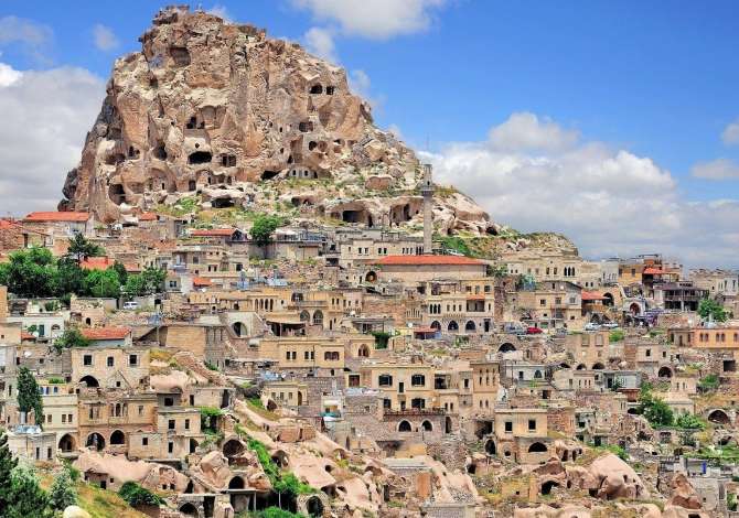 Sherbime Udhetimi dhe Transporti ne Tirane - 0 Leke