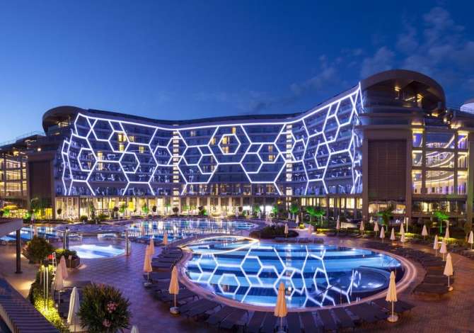 Sherbime Udhetimi dhe Transporti ne Tirane - 0 Leke