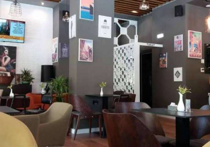 Njoftime Pune per Banakier/e, Kamarier/e ne Vlore