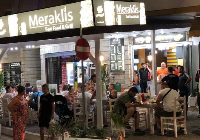 Njoftime Pune per Kamarier/e, 2 Ndihmes fast foodi, Sanitare ne Himare