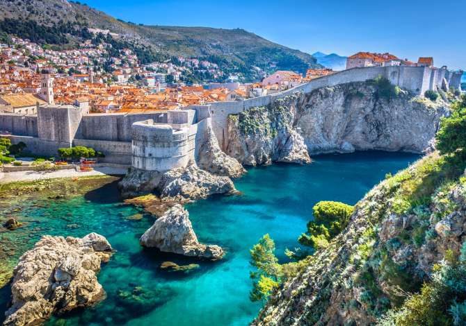 Sherbime Udhetimi dhe Transporti ne Tirane - 0 Leke