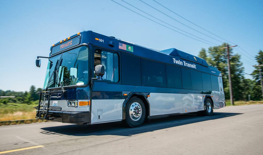 Ofrohet sherbim transporti te pjesshem dhe te plote te mallrave nga Shqiperia dhe anasjelltas, asistence doganore, magazinim etj.