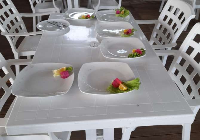 Offerte di lavoro a Himara, Profession  Kuzhiner/e, Ndihmes ne kuzhine, Zgarist, Kamarier/e , Con esperienza, Pagamento 3,500  Euro.