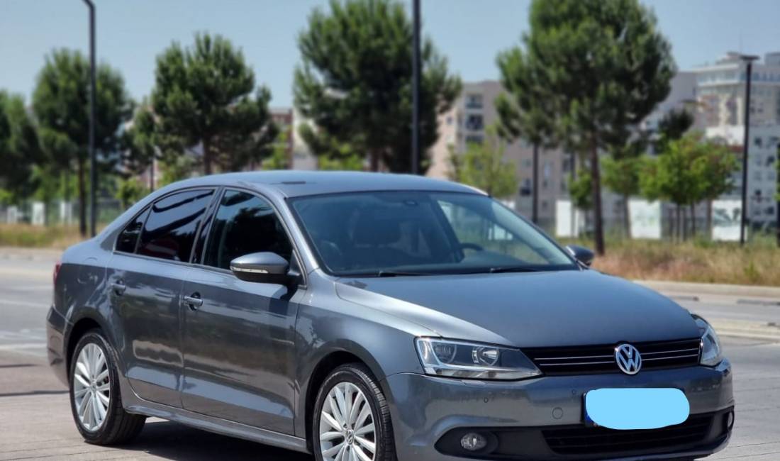 Jepet me qera Volkswagen Jetta duke filluar nga 30 euro 