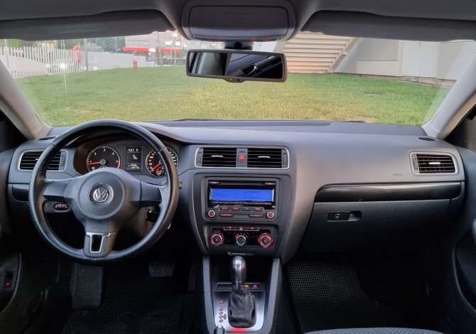 Jepet me qera Volkswagen Jetta duke filluar nga 30 euro 