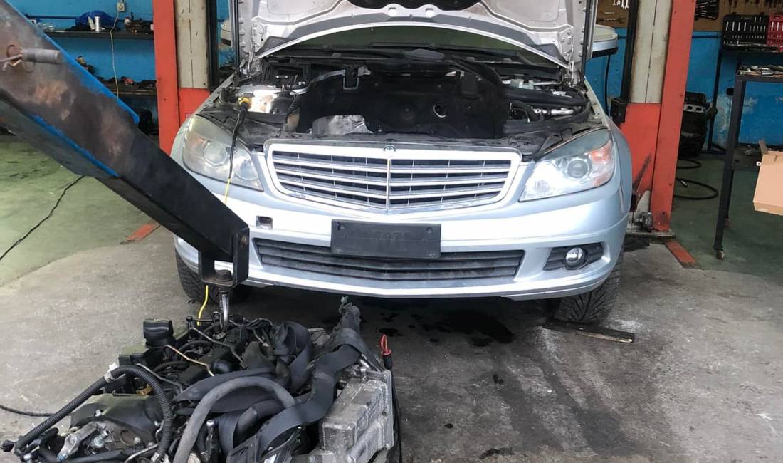 Servis Makinash Myzi ofron sherbime per Lyerje makinash, Stukime, Lucidme, Llamarinist