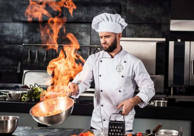 Njoftime Pune per 3 shefa kuzhine -10 ndihmes kuzhunier -20 kamarier - 20 ndihmes kamarier - 3 lavapajt ne Lezhe