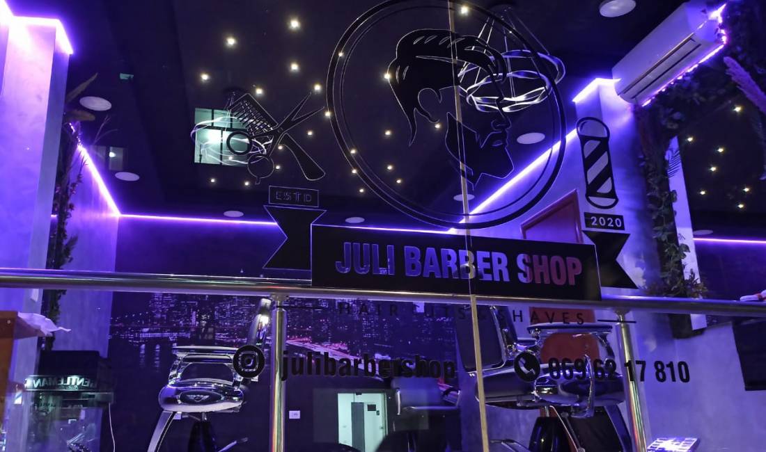 Shitet Biznesi te Rruga e Barrikadave 