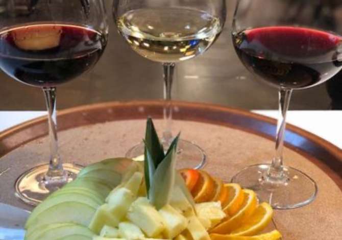 Offerte di lavoro a Tirana, Profession kamarier, sanitare , Nessuna esperienza, Pagamento 40,000  Leke.