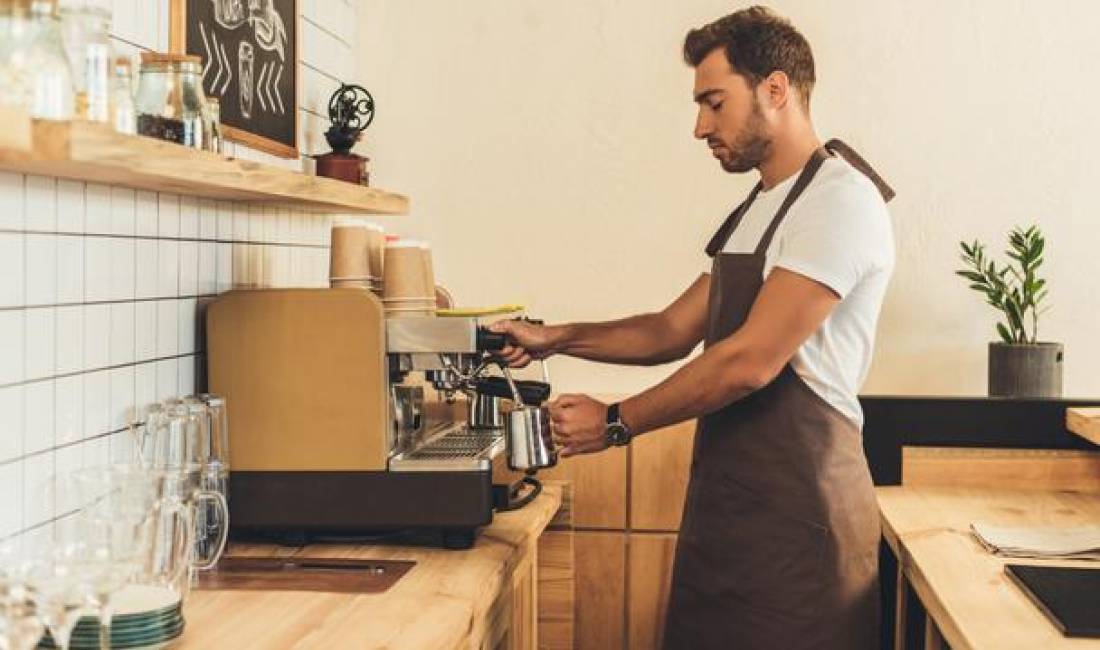 Offerte di lavoro a Tirana, Profession Kamarier/e , Banakier/e , Ndihmes banakiere  , Con esperienza, Pagamento Trattabile.