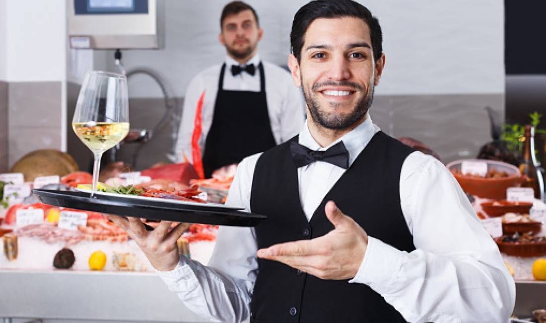 Offerte di lavoro a Tirana, Profession Kamarier, Pastruese peshku  dhe Lavapjatese  , Con esperienza, Pagamento Trattabile.