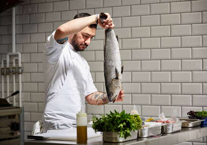 Offerte di lavoro per Kamarier -Sanitare -Shitese peshku -Ndihmes kuzhunier a Tirana