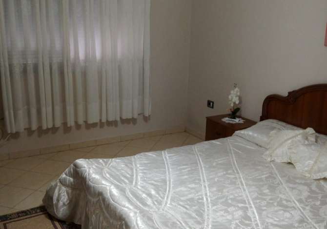 Shtepi ne shitje Apartament ne Tirane, 2+1, Mobilimi E mobiluar, Pagesa 71,280  Euro.