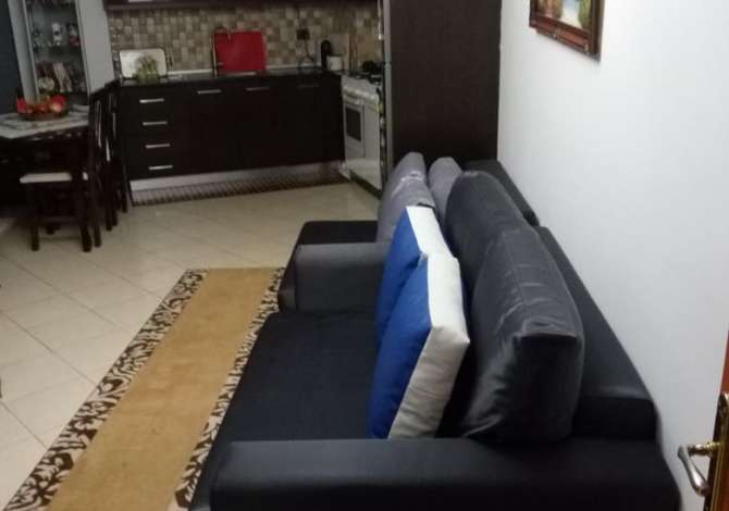 Shtepi ne shitje Apartament ne Tirane, 2+1, Mobilimi E mobiluar, Pagesa 71,280  Euro.