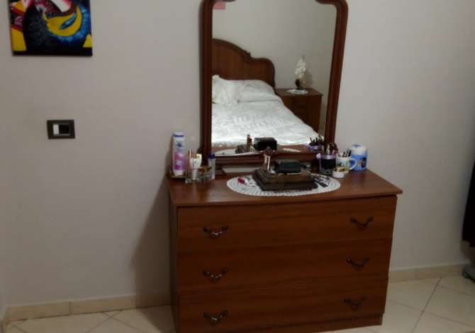 Shtepi ne shitje Apartament ne Tirane, 2+1, Mobilimi E mobiluar, Pagesa 71,280  Euro.