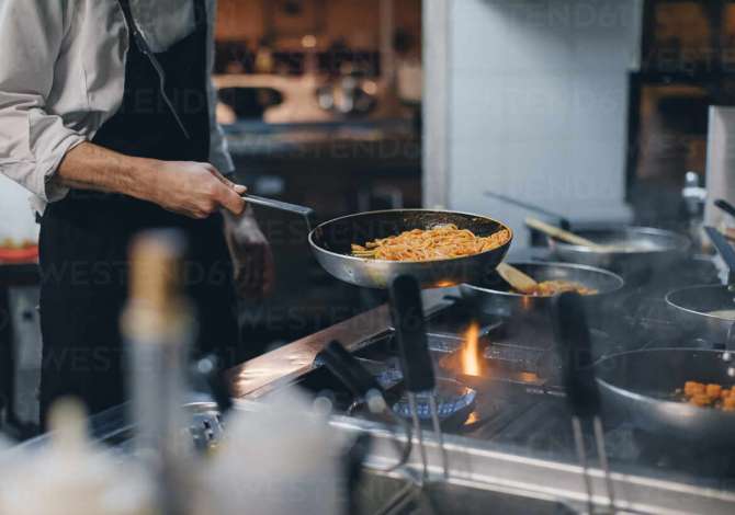 Offerte di lavoro per Kuzhinier, Ndihmes kuzhinier, Picajol, Kamarier restoranti a Tirana