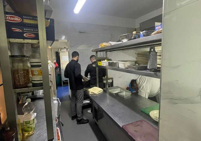 Offerte di lavoro a Tirana, Profession Kamarier, Ndihmes Kuzhuniere, Sanitare  , Nessuna esperienza, Pagamento 40,000  Leke.