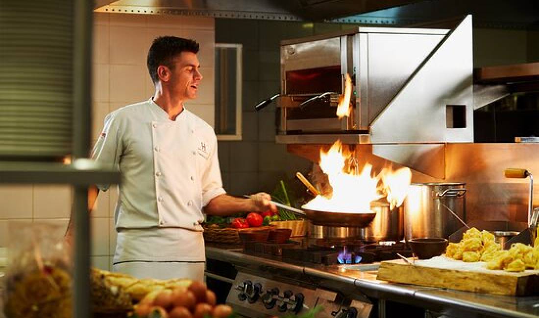 Offerte di lavoro a Tirana, Profession Kuzhinier/e  -Ndihmese ne kuzhinie  -Petapunuese  -Kamarier/e restoranti  , Con esperienza, Pagamento Trattabile.