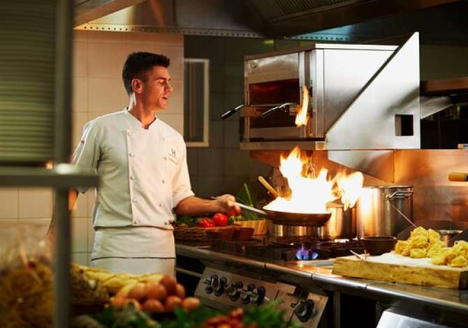 Offerte di lavoro per Kuzhinier/e -Ndihmes kuzhuniere -Banakier/e -Kamarier/e -Ndihmes kamarier/e a Tirana