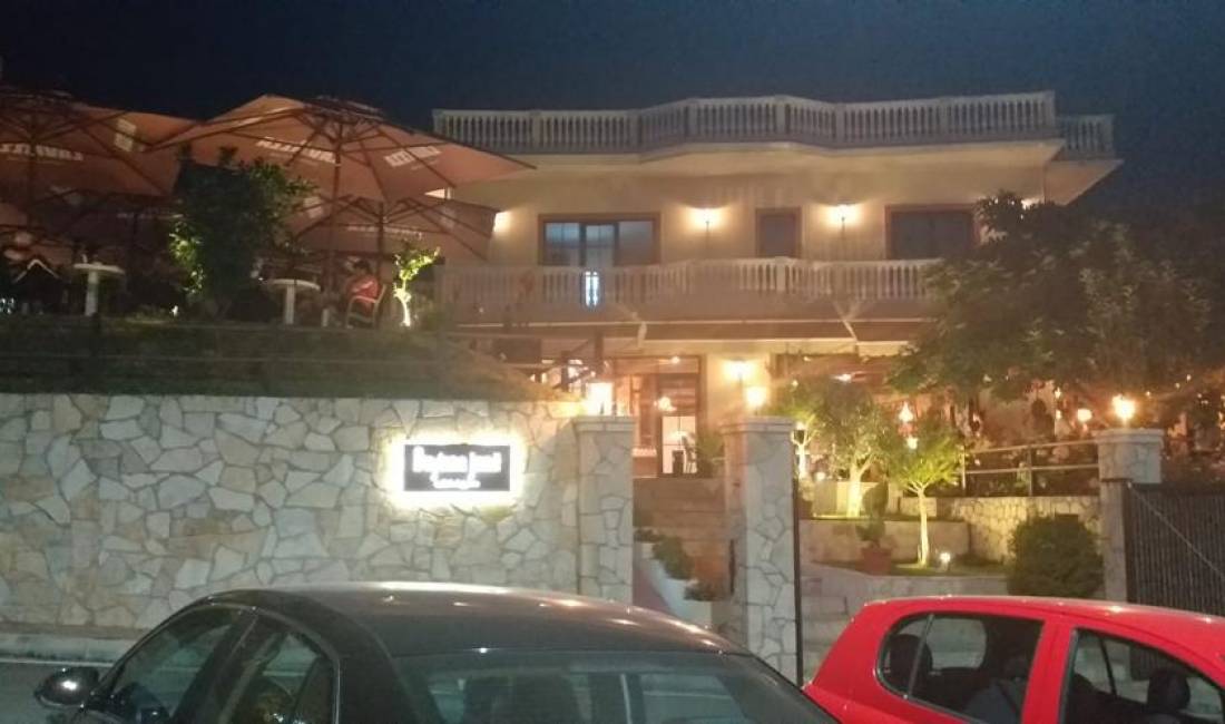 Offerte di lavoro a Tirana, Profession -Ndihmes Picier  -Ndihmes kuzhinier/e  -Banakier/e  -Kamarier/e  , Nessuna esperienza, Pagamento Trattabile.