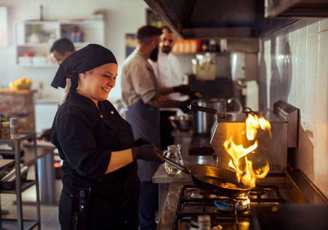 Offerte di lavoro per ndihmes kuzhiniere a Tirana