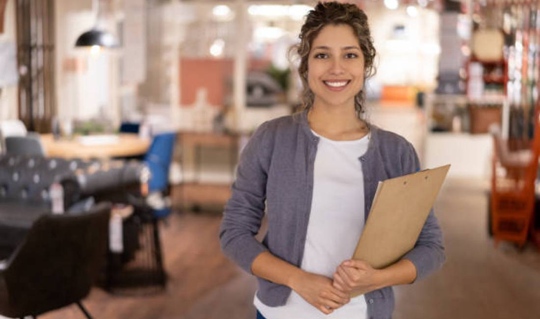 Njoftime Pune ne Tirane, Profesioni shitese  , Fillestar/Pak eksperience, Pagesa 40,000  Leke.