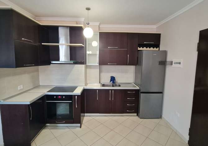 Shtepi ne shitje Apartament ne Tirane, 2+1, Mobilimi E mobiluar, Pagesa 123,000  Euro.