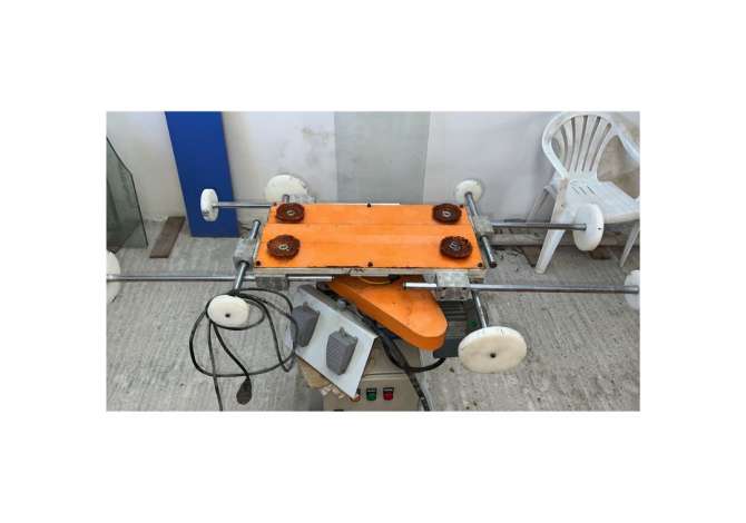 Shitet Makineri per dopio xham