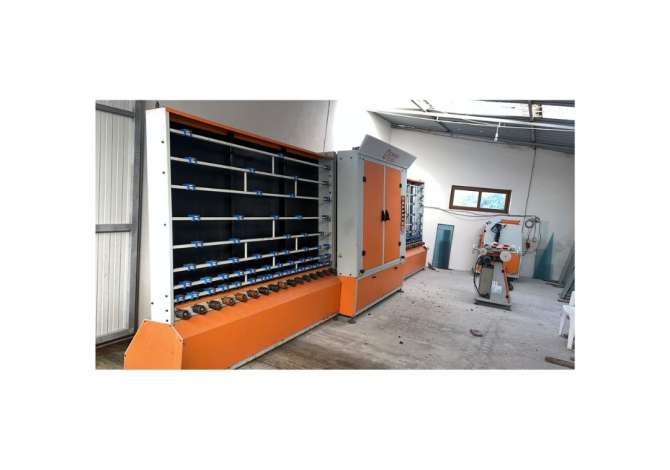 Shitet Makineri per dopio xham