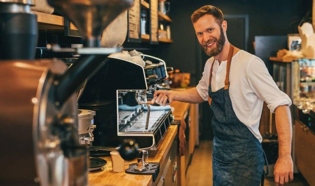 Job Offers in Tirana, Profession banakier/e , With experience, Payment 50,000  Leke.