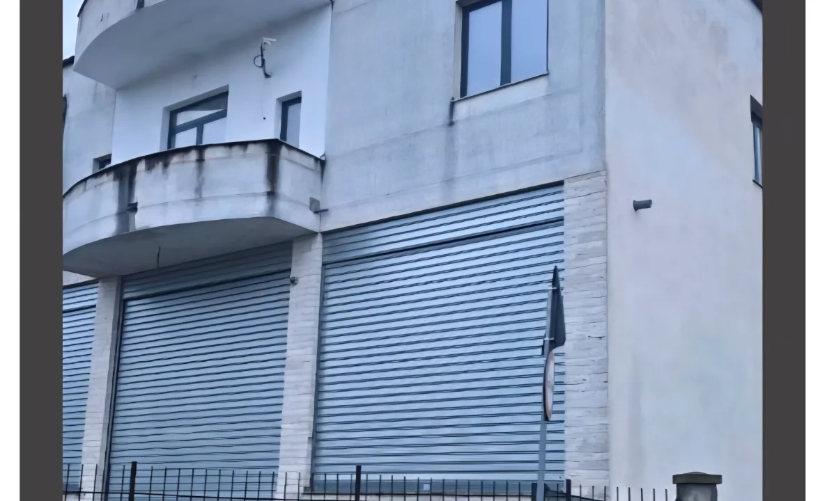 Shtepi ne shitje Apartament ne Tirane, 2+1, Mobilimi Bosh, pa mobiluar, Pagesa 7,000,000  Leke.