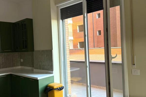Shtepi ne shitje Apartament ne Tirane, 2+1, Mobilimi Pjeserisht e mobiluar, Pagesa 1,200  Leke.
