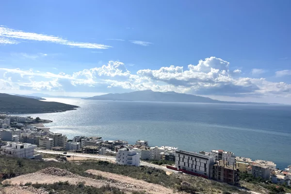 Truall ose Toke ne Sarande - 110,000 Euro