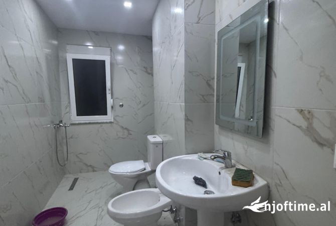 Appartamento in vendita a Tirana 2+1, Arredato