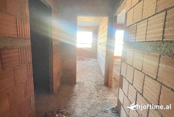 Appartamento in vendita a Tirana 1+1, Vuoto