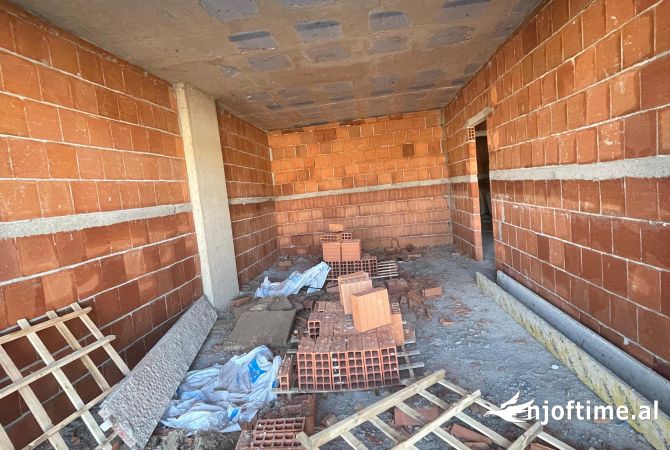 Appartamento in vendita a Tirana 1+1, Vuoto