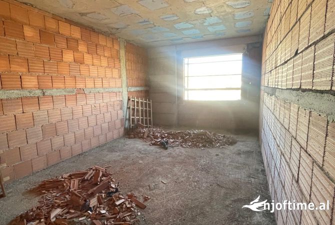 Appartamento in vendita a Tirana 1+1, Vuoto