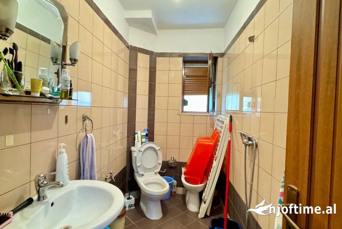 Appartamento in vendita a Tirana 1+1, Arredato