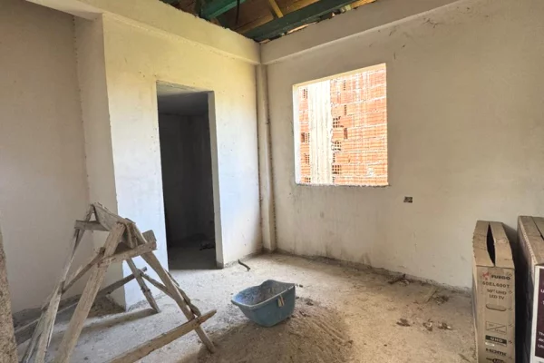 Shtepi ne shitje Shtepi Private ne Tirane, 5+1, Mobilimi Pjeserisht e mobiluar, Pagesa 170,000  Euro.