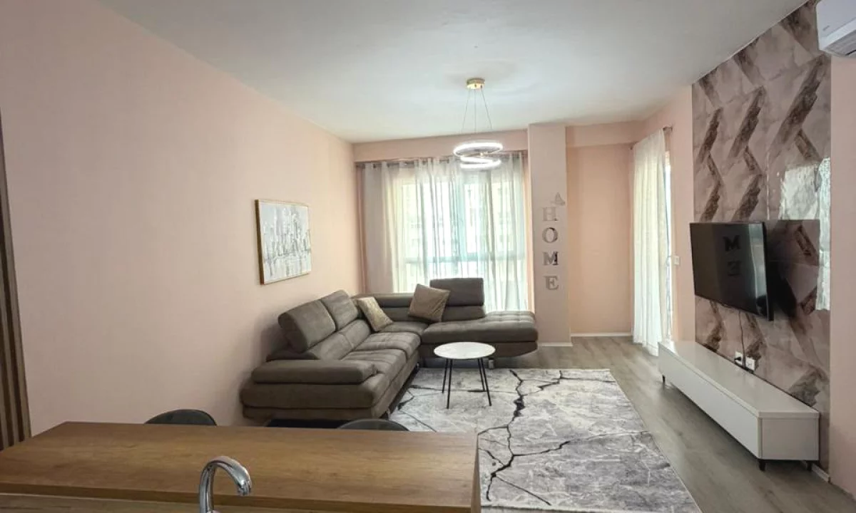 Shtepi ne shitje Apartament ne Tirane, 1+1, Mobilimi E mobiluar, Pagesa 135,000  Euro.