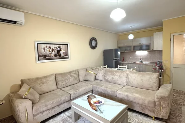 Shtepi me qera Apartament ne Tirane, 2+1, Mobilimi E mobiluar, Pagesa 600  Euro.