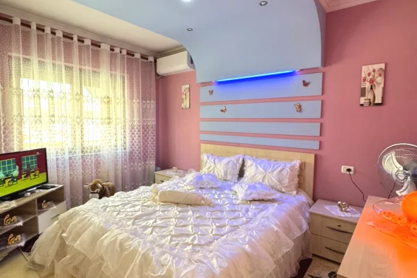 Shtepi me qera Apartament ne Tirane, 2+1, Mobilimi E mobiluar, Pagesa 600  Euro.