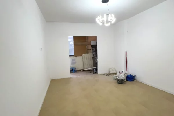 Shtepi ne shitje Apartament ne Tirane, 2+1, Mobilimi Bosh, pa mobiluar, Pagesa 14,500,000  Leke.