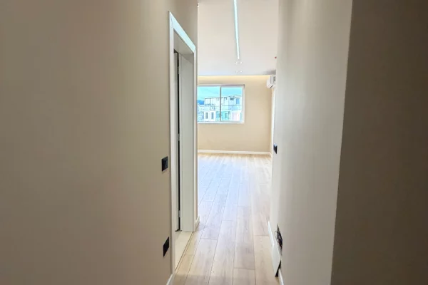 Shtepi ne shitje Apartament ne Tirane, 2+1, Mobilimi Bosh, pa mobiluar, Pagesa 198,000  Euro.