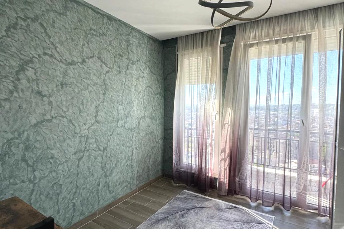 Shtepi me qera Penthose(kati i fundit panoramik) ne Tirane, 3+1, Mobilimi E mobiluar, Pagesa 100,000  Leke.