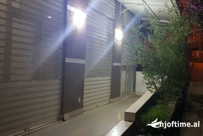 Ambient biznesi per shitje (mundesi pershtatje per banim)