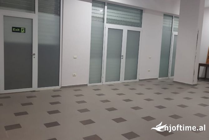 Ambient biznesi ne shitje 1+1 ne Tirane - 145,000 Euro