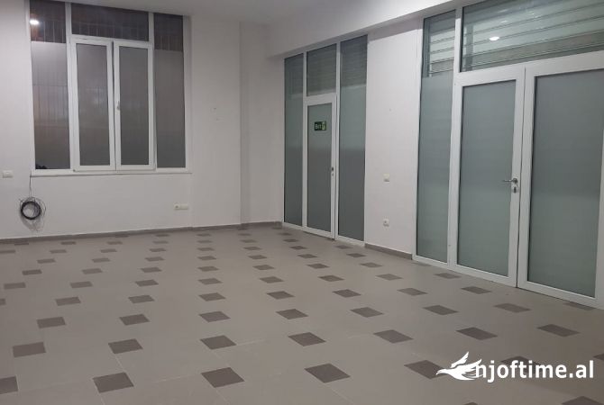 Ambient biznesi ne shitje 1+1 ne Tirane - 145,000 Euro