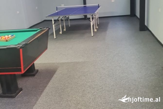 Ambiente Commerciale in Vendita 1+1 a Tirana - 105,000 Euro