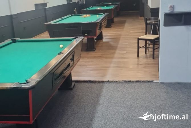 Ambiente Commerciale in Vendita 1+1 a Tirana - 105,000 Euro